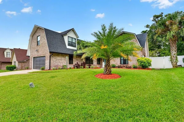 3 FOX HOLLOW DR