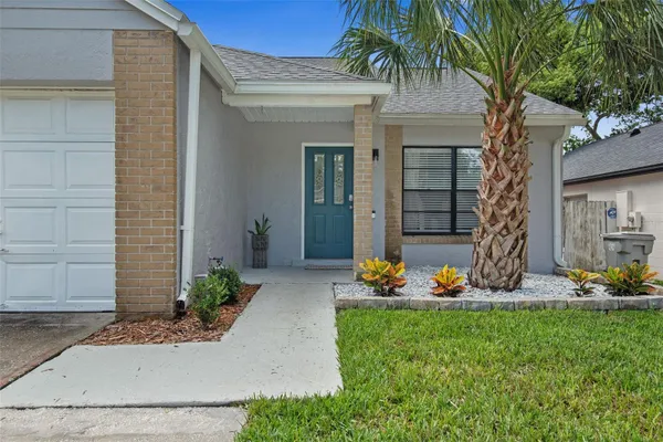 1216 PIN OAK DR