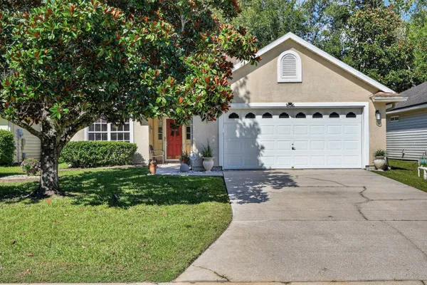 717 MACKENZIE CIR