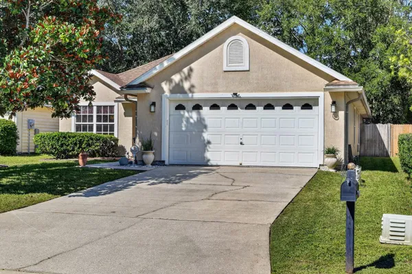 717 MACKENZIE CIR