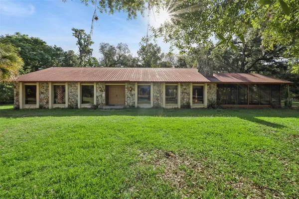 2260 PANORAMA DR
