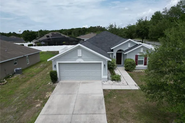 906 CHESTNUT DR