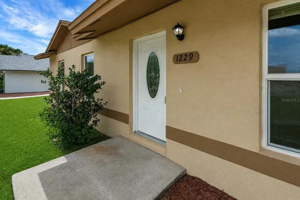 1229 PADGETT CIR