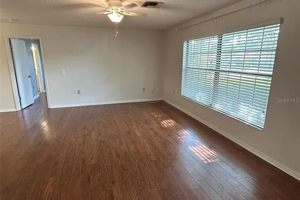 1605 BLACKBERRY CT