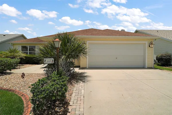 1856 POPPY CIR