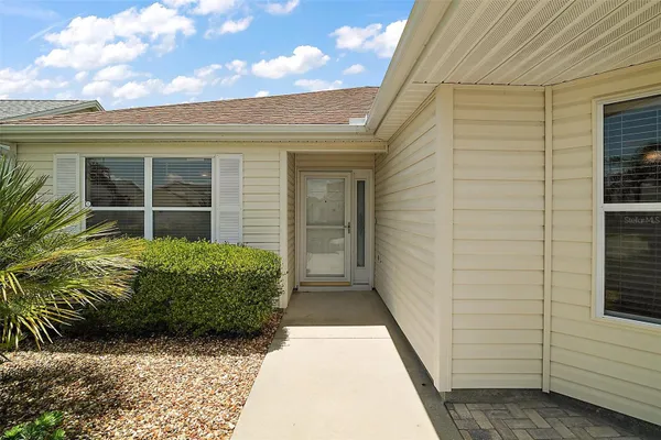 1856 POPPY CIR