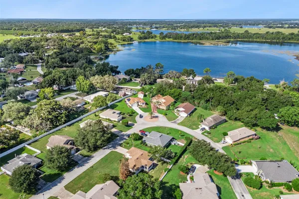 110 TWIN LAKE CIR