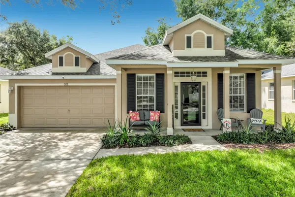 912 MAGNOLIA BLOSSOM CT