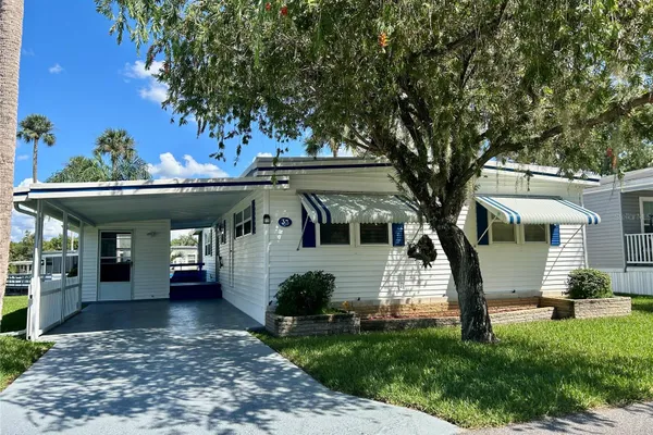 33 COCOS PLUMOSA DR
