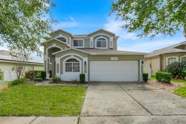 678 HENLEY CIR