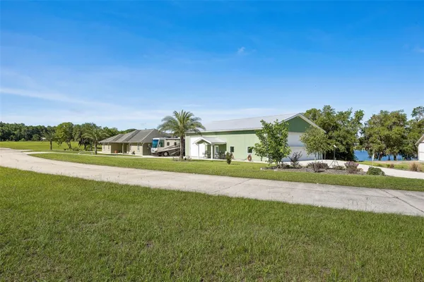 107 EAGLES NEST LN