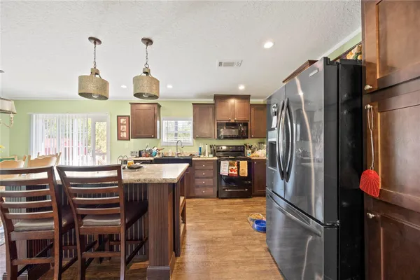 221 MAGNOLIA RD