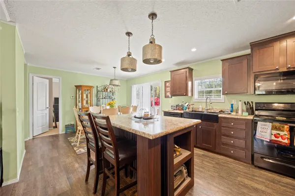 221 MAGNOLIA RD