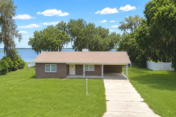 214 N LAKE REEDY BLVD