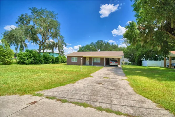 214 N LAKE REEDY BLVD
