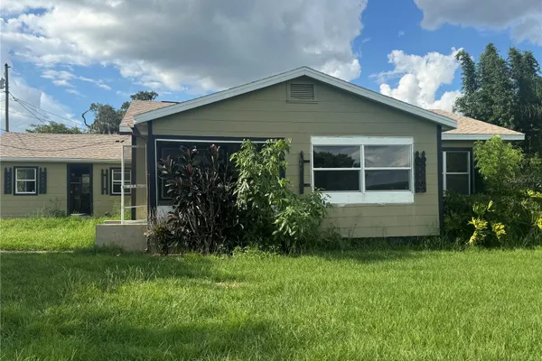 4 LAKEVIEW AVE