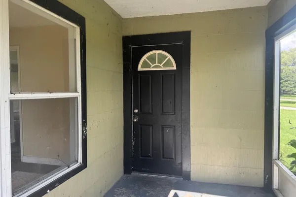 4 LAKEVIEW AVE