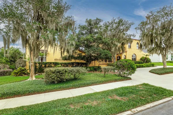 327 MIRAMAR RD