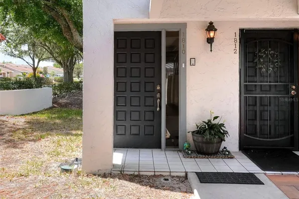 1810 VILLAGE CT 33