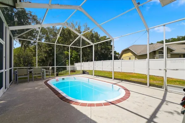 448 LAKE HARRIS DR