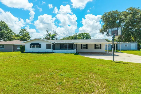1380 S LAKE ROY DR DR