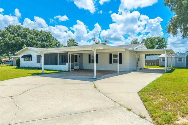 1380 S LAKE ROY DR DR