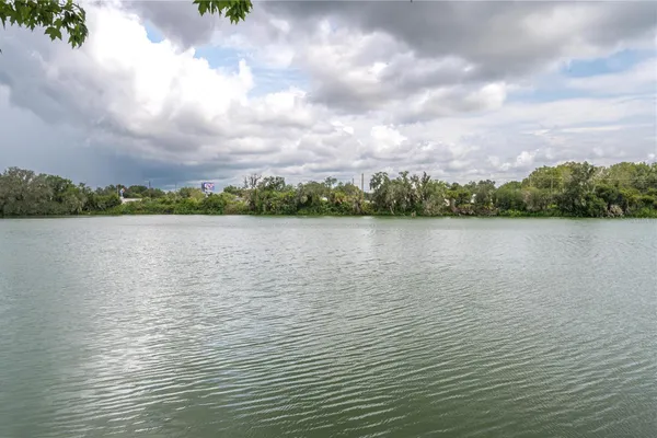 5667 WATER OAK LN