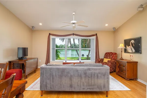 5667 WATER OAK LN
