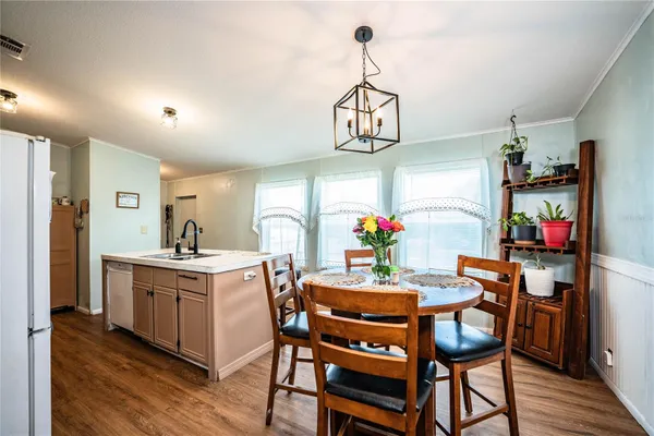 487 LINDSEY DR