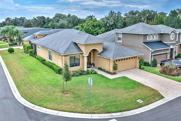 904 CHRISTINA CHASE LN