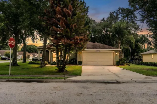 2746 SUNDANCE CIR