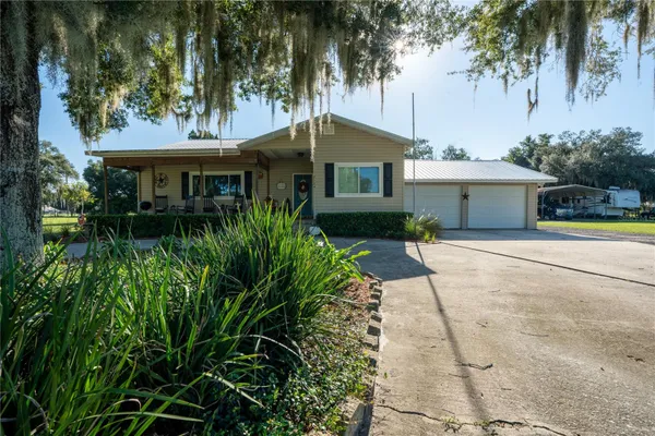2124 FOX RUN LN