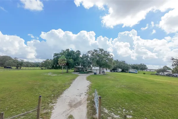 2124 FOX RUN LN