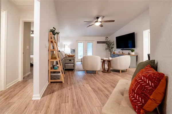 308 WATER LILY LN