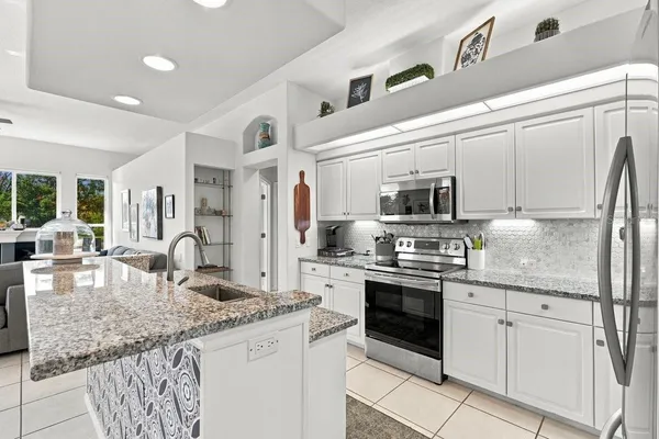 4458 FAIRWAY OAKS DR