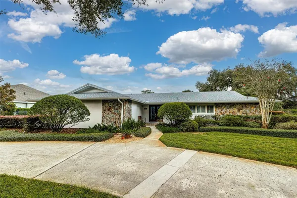 451 LONE PALM DR