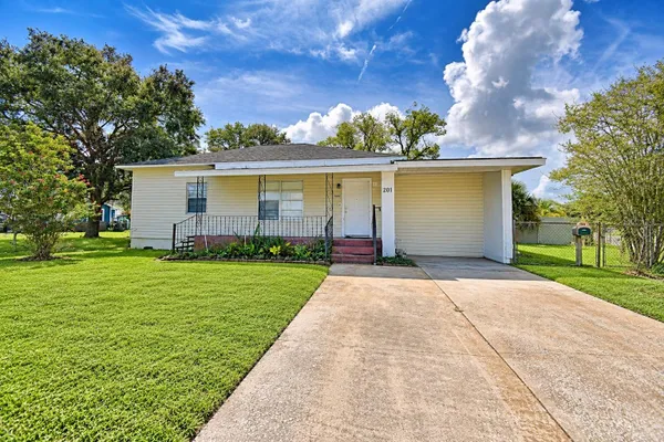 201 LAKE DALE DR