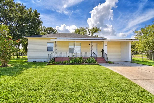 201 LAKE DALE DR