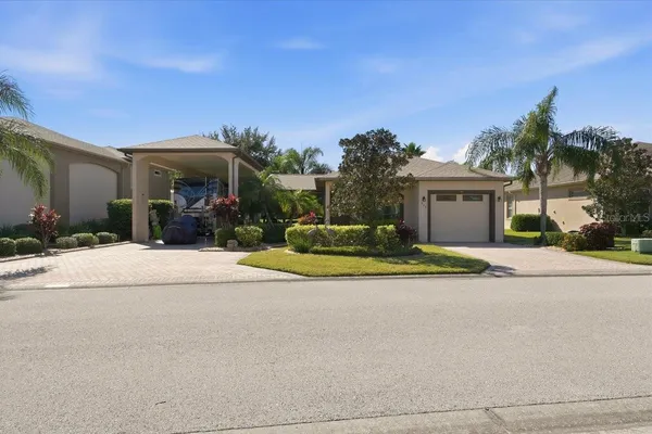 733 MEANDERING WAY