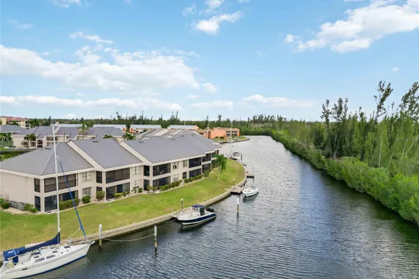 3256 WHITE IBIS CT 324
