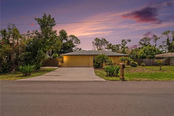 2320 LAKE SHORE DR
