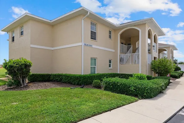 5800 SABAL TRACE DR 502