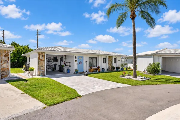 82 CIRCLEWOOD DR A3-4