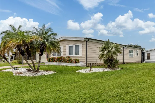 196 PALM HARBOR DR