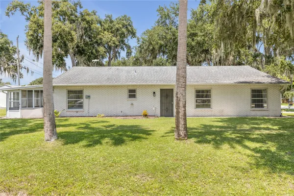 1870 QUEEN PALM DR