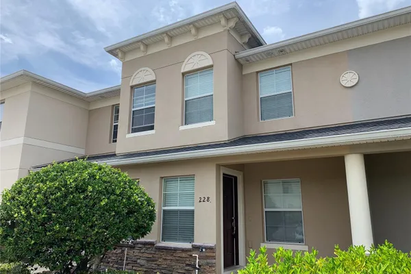 228 CARINA CIR