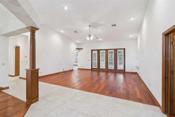 8516 FIRESTONE CIR
