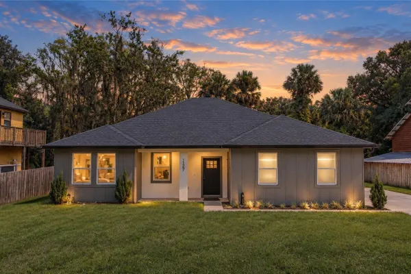 127 HIBISCUS LN