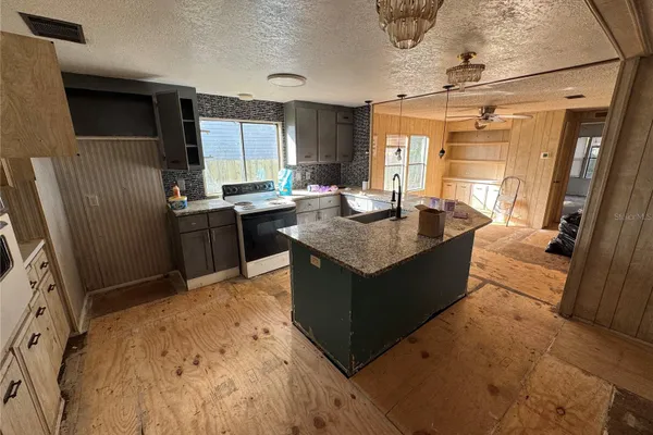 10559 BAY HILLS CIR