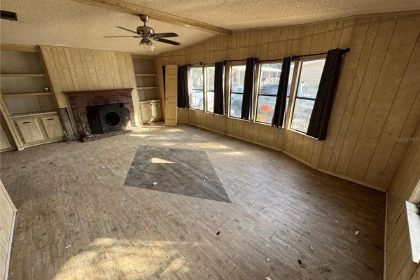 10559 BAY HILLS CIR